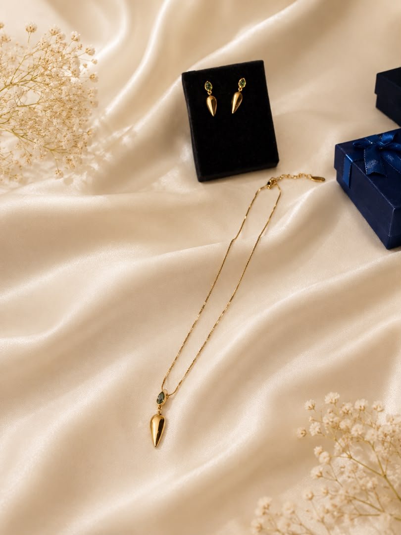 Emerald Spear Jewelry Set
